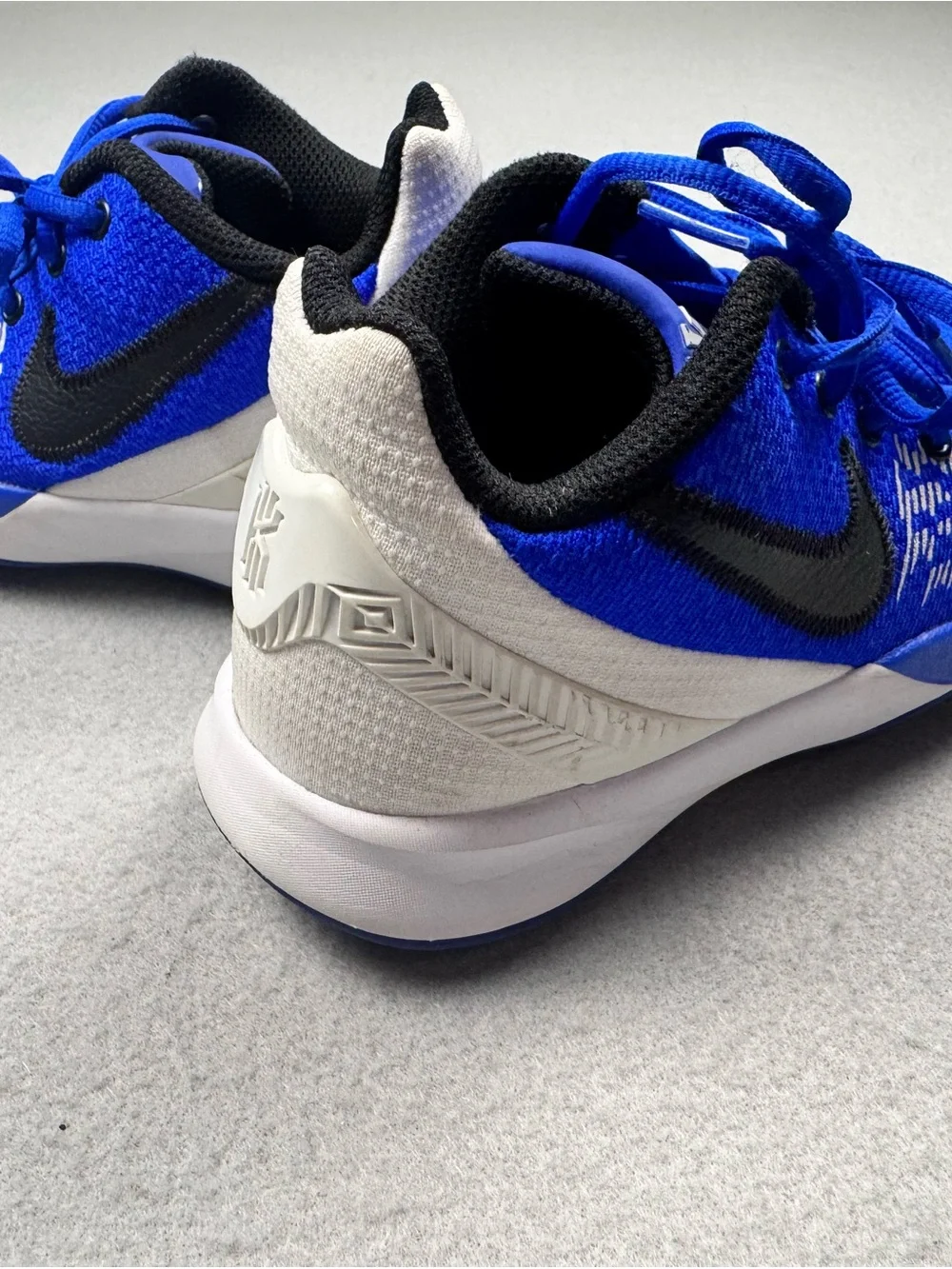 Nike Royal Blue & Black Low-Top Basketball Sneakers